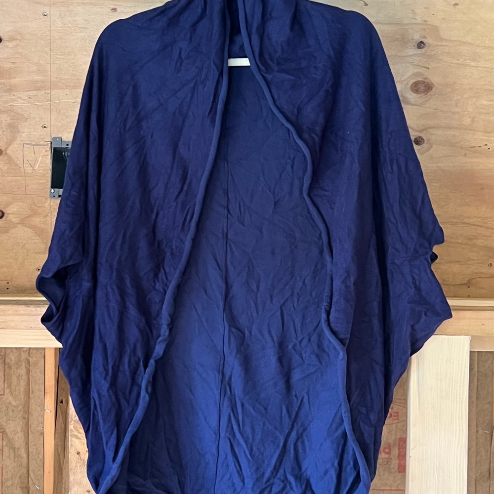 Zara knit Navy Blue bolero cape, flowy cardigan. Draped Sleeves, size M.